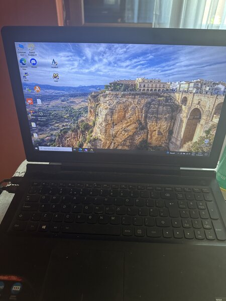 Vand laptop de gaming perfect functionabil
